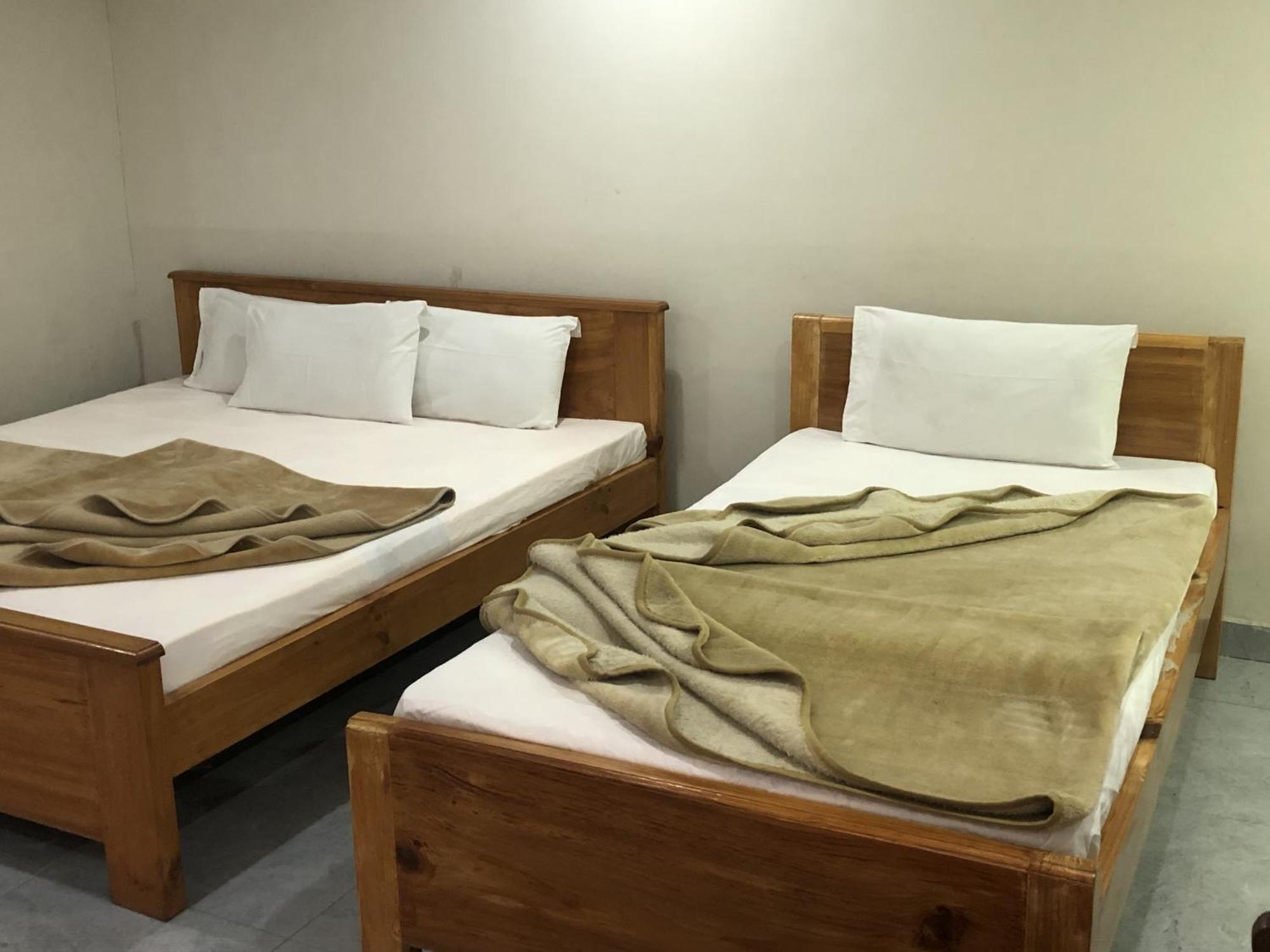 רוואלפינדי Hotel Islamabad Crown מראה חיצוני תמונה